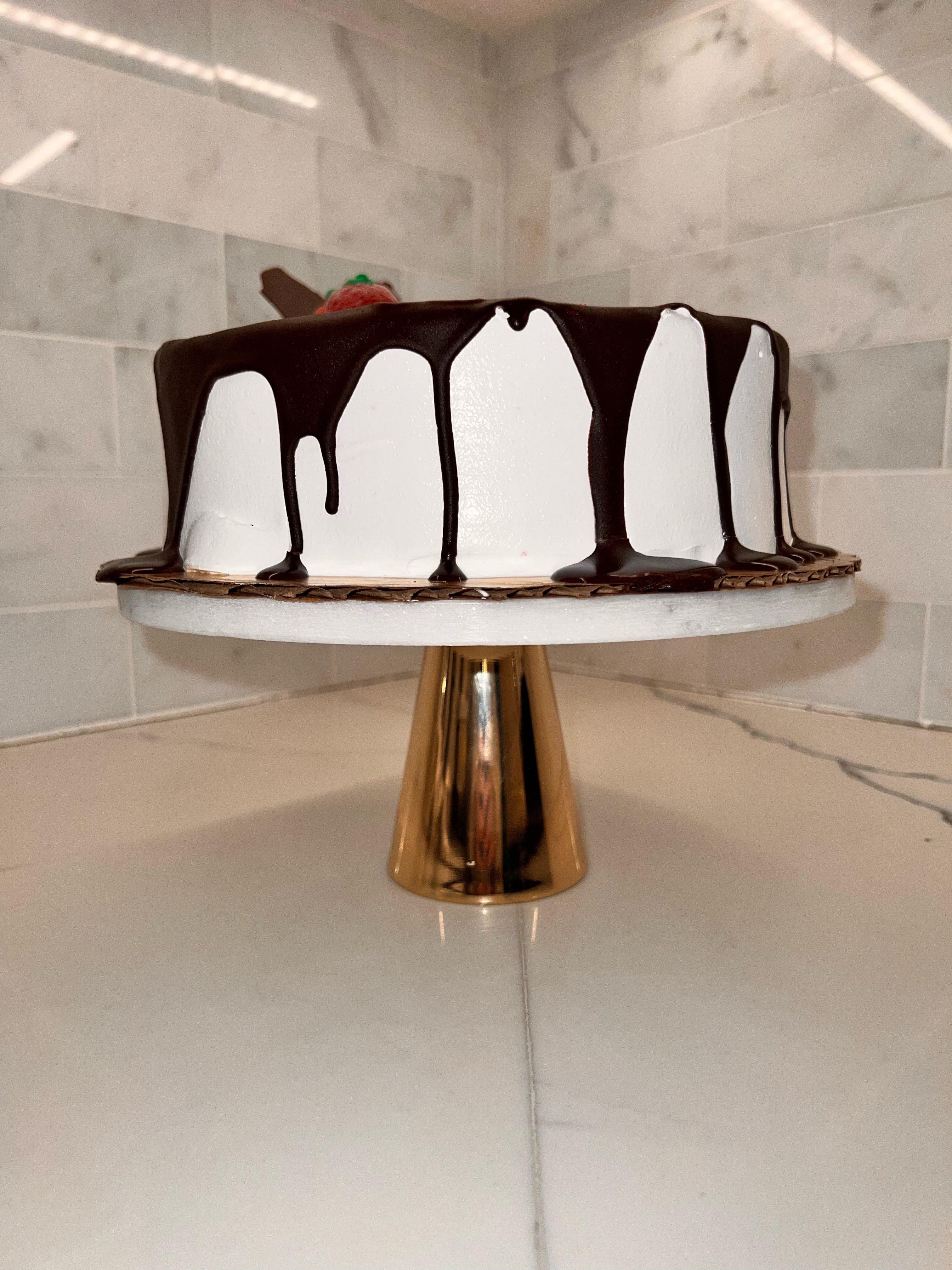 Small Marble Cake Stand in Cream – The Well Appointed House